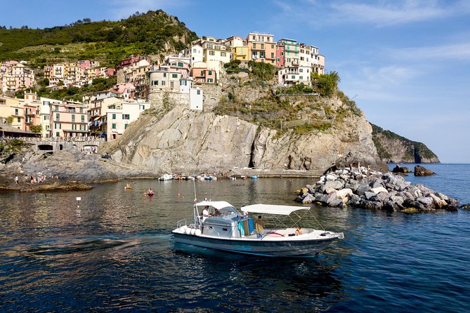 Cinque Terre Small-Group Boat Tour  - Monterosso Al Mare - Capturing Memories With Traveler Photos