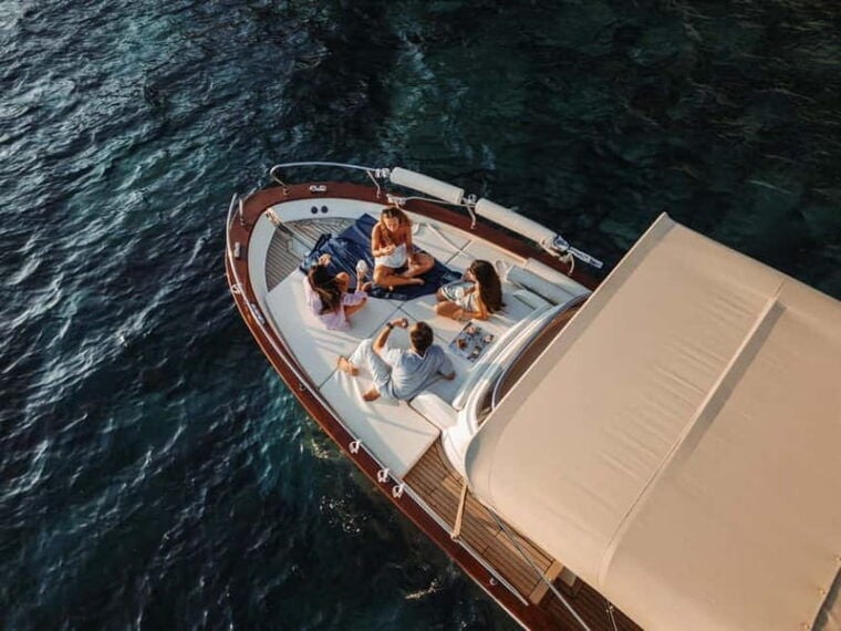 Cinque Terre Sunset boat tour - Inside the Experience: Comfort, Amenities, and Guides  