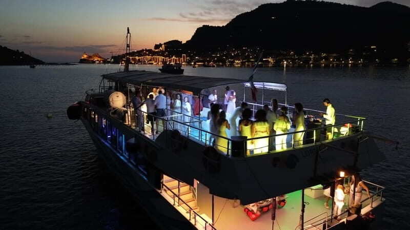 Cinque Terre: Sunset cruise tour with aperitif - Setting Out from La Spezia: Ease and Convenience