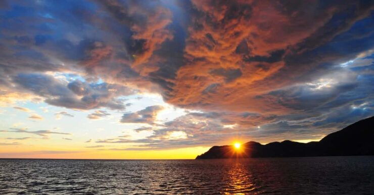 Cinque Terre: Sunset Cruise With Aperitif on Board - Itinerary Highlights