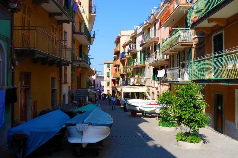 Cinque Terre Villages Monterosso and Riomaggiore Guided Tour - The long road from Milan to the Ligurian coast