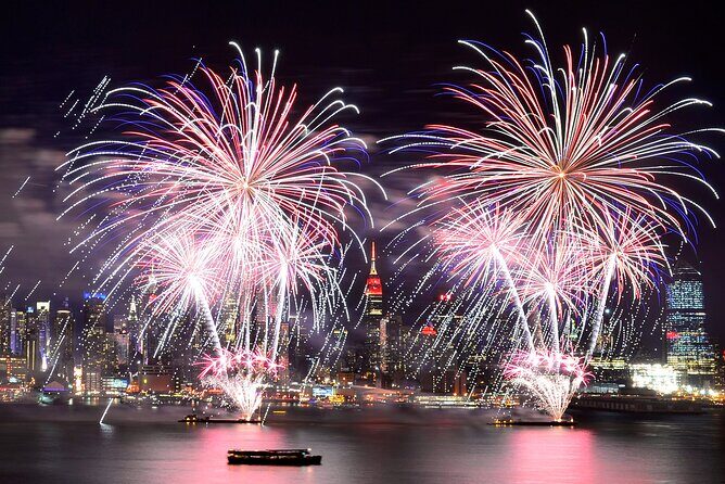 Circle Line: New Year's Eve Fireworks & Party Cruise (21+) - Good To Know