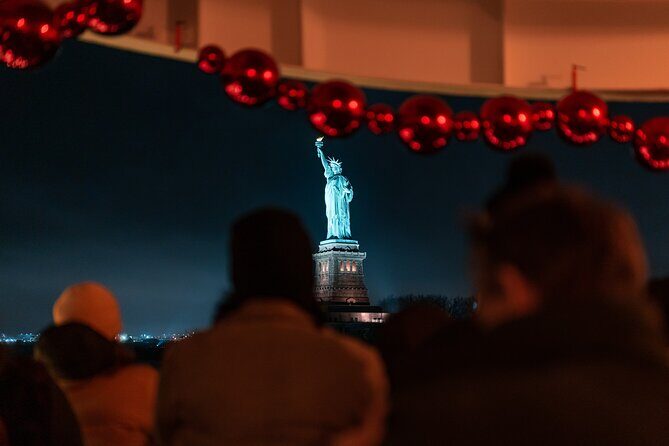 Circle Line: New Year's Eve Fireworks & Party Cruise (21+) - A Closer Look at the Experience