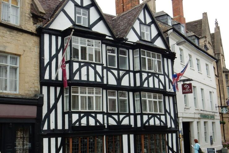 Cirencester: Quirky Self-Guided Smartphone Heritage Walks - Experience