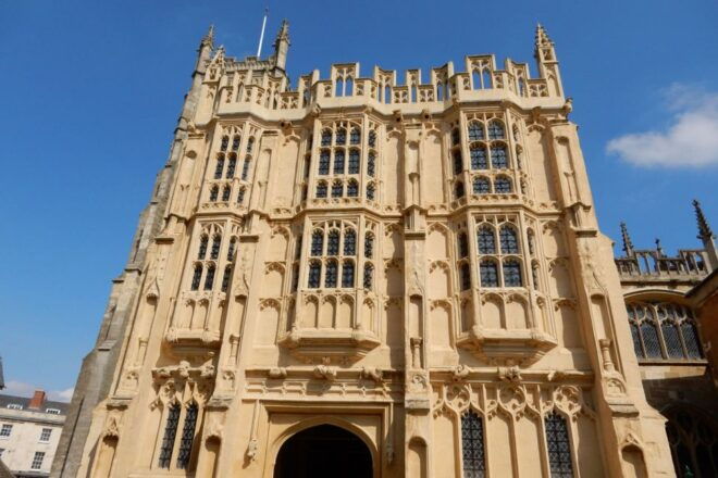 Cirencester: Quirky Self-Guided Smartphone Heritage Walks - Directions