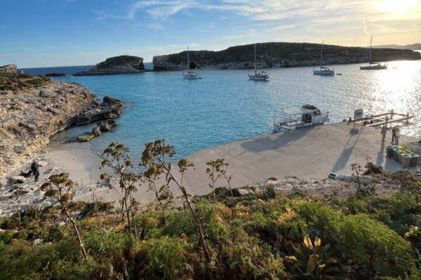 Cirkewwa/Mgarr: Blue and Crystal Lagoon Private Boat Charter - Boat Features and Amenities