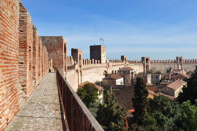 Cittadella Card - Admire Original Architecture and Hill Views