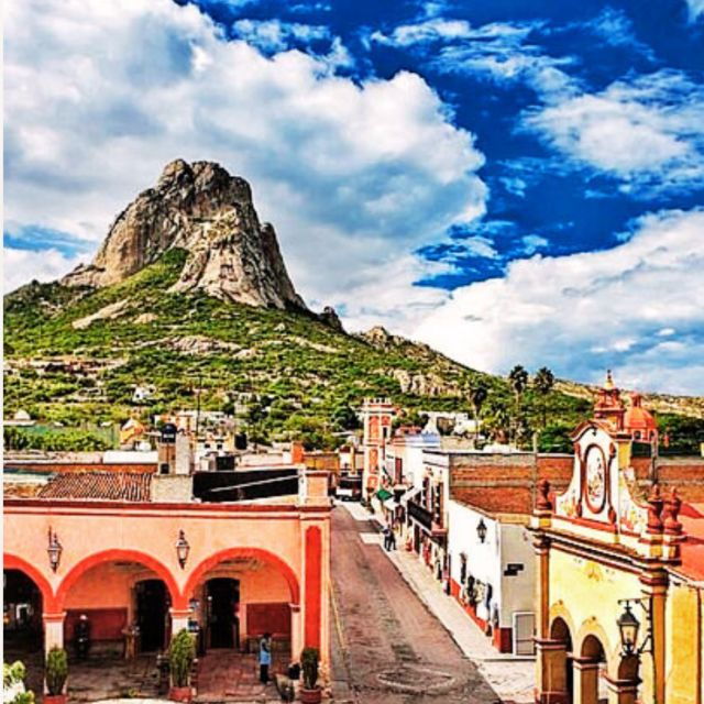 City and Peña De Bernal - Discover the Monolith