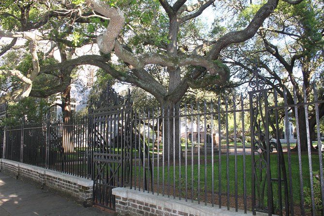 City Bus Tour With Charleston Museum Admission - Common Questions