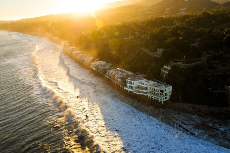 City & Coast: Beaches & City: 50-Minute Helicopter Tour - Tour Duration & Live Guide