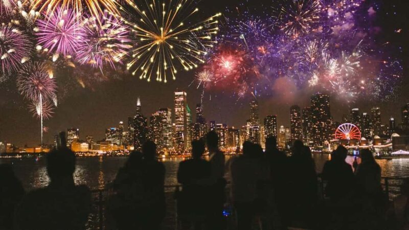 City Cruises Chicago: Lake Michigan Fireworks Dinner Cruise - Good To Know