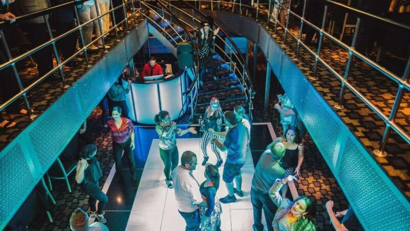 City Cruises Chicago: Lake Michigan Fireworks Dinner Cruise - An Overview of the Lake Michigan Fireworks Dinner Cruise