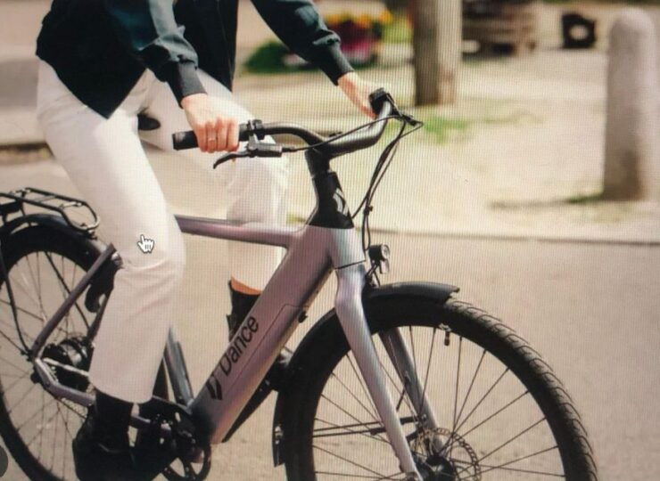 City E-Bike Tour of 2.5 Hours - Tour Experience