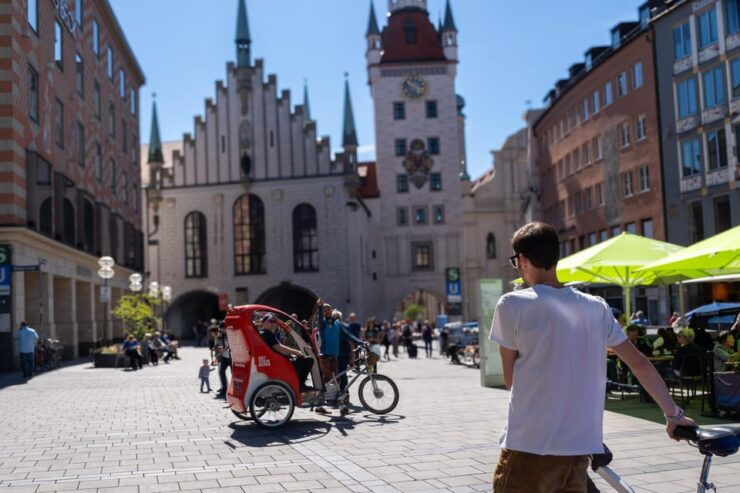 City & English Garden Private Guided Pedicab / Rikscha Tour - Key Points