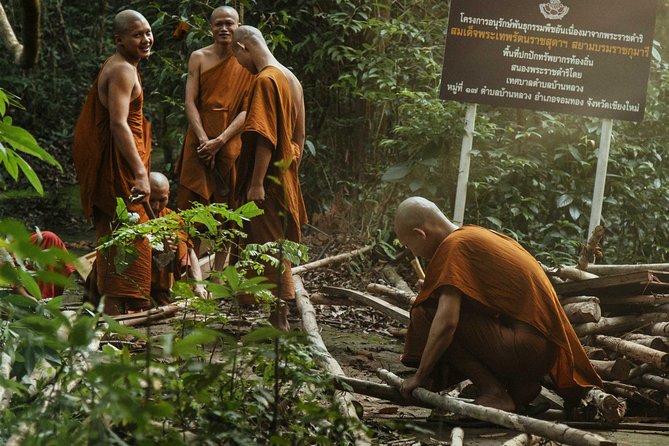 City Escape: Doi Inthanon & Karen Village Private Day Trip - Trail Exploration: Waterfalls and Temples