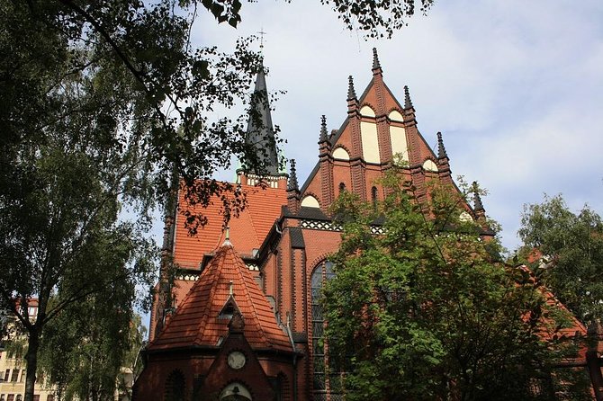 City Game Scavenger Hunt Berlin Friedrichshain - Independent City Tour - Meeting and Pickup