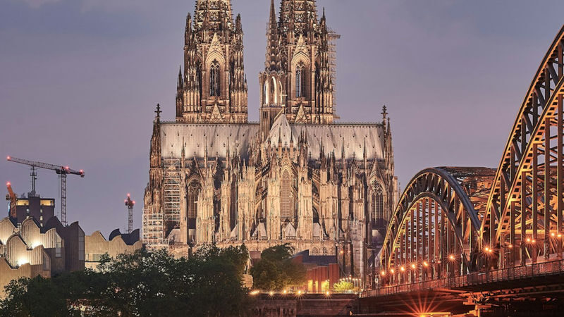 City Highlights Guided Tour in Cologne - The language question matters