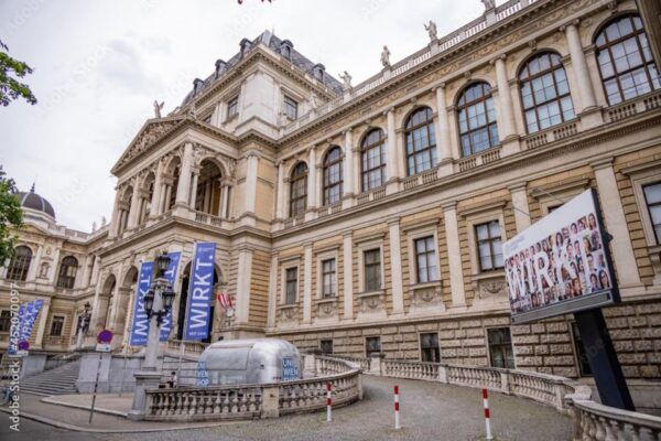City Kickstart Tour: Vienna Private Tour - The Sum Up