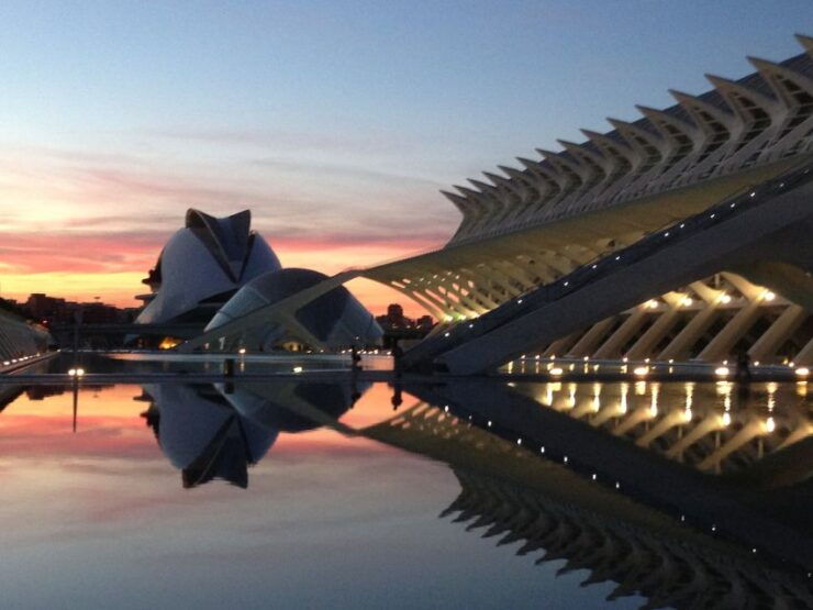 City of Arts and Sciences & Oceanografic 2-Hour Guided Tour - Experience