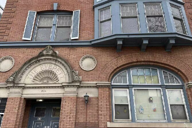 City of Neighborhoods: A Self-Guided Audio Tour in Milwaukee - FAQs