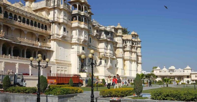 City Palace Udaipur Express visits with english speaks guide - Who Should Consider This Tour?