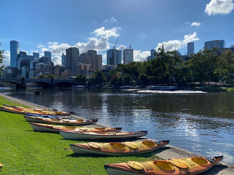 City Sightseeing Kayak Tour in Melbourne - The return past Crown and Southbank