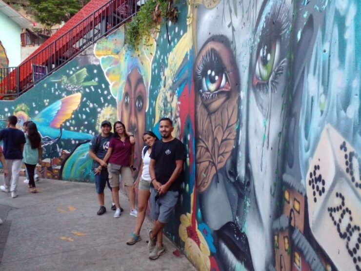 City Tour and Comuna 13 Medellin With Metro Cable - Good To Know