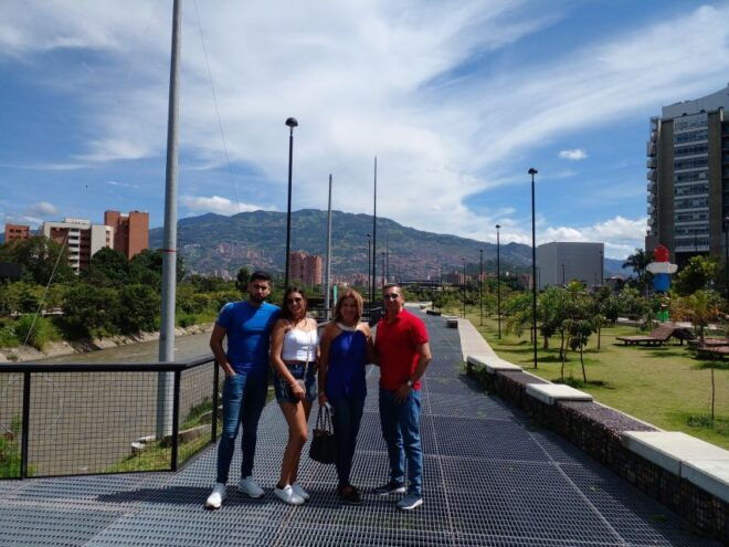 City Tour and Comuna 13 Medellin With Metro Cable - Booking Information and Process