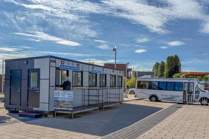 City tour and hiking to the Canyon and Waterfall in the Park - Good To Know