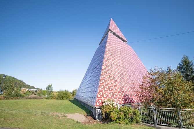 City tour and hiking to the Canyon and Waterfall in the Park - Who Is This Tour Best For?