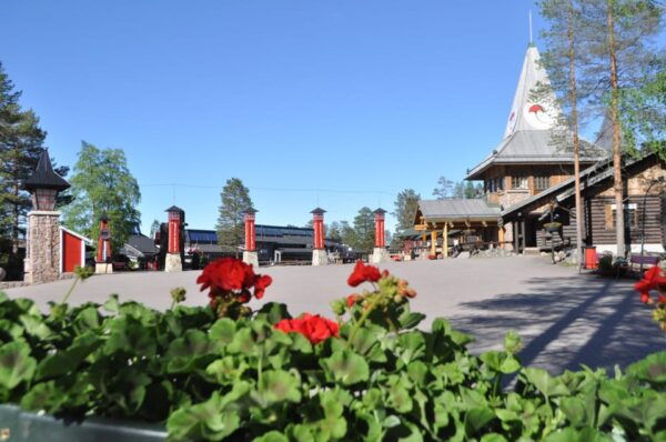 City Tour and Santa Claus Village Visit in Lapland - Customer Feedback and Reviews