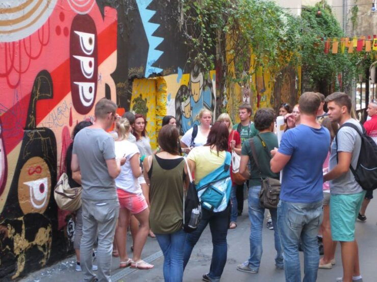 City Tour Berlin: Scheunenviertel and Hackesche Höfe - Taking in the Citys Fascinating Past