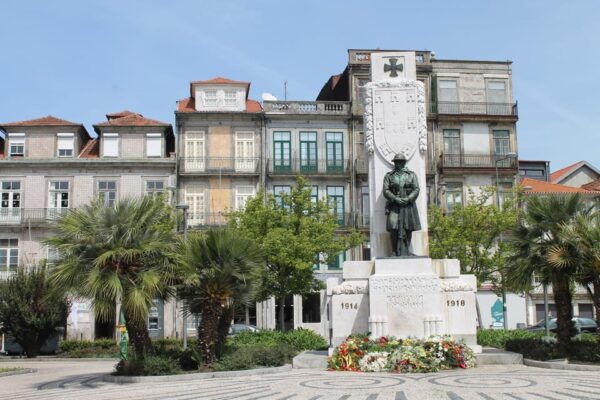 City Tour Discover Porto's Center in German - Important Information