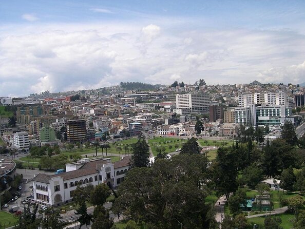 City Tour in Quito. Muffin, Cable Car, Historic Center and Middle of the World - Tour Overview