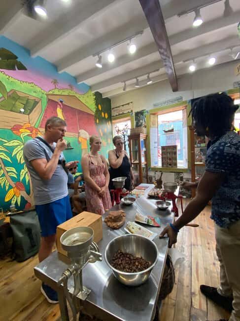 City Tour in vintage model T replica - Why This Tour Offers Good Value