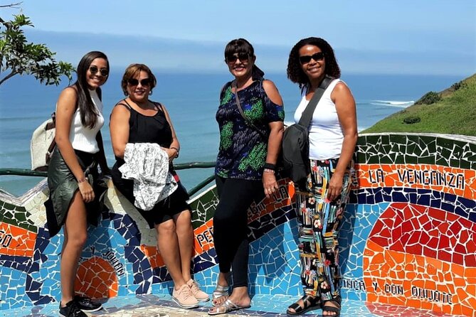 City Tour Lima / Catacombs - Exploring Limas Districts