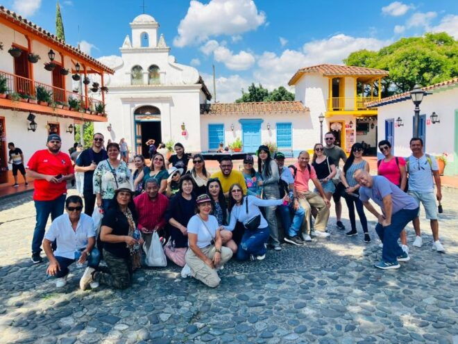 City Tour Medellin With a Chiva or a Thematic Van - Tour Highlights