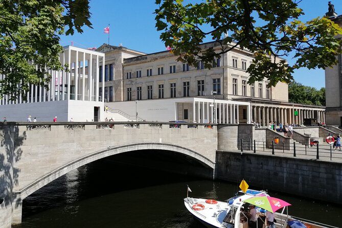 City Tour of Berlin: Top Classics With Cathedral and Palace - Discovering the Lustgarten