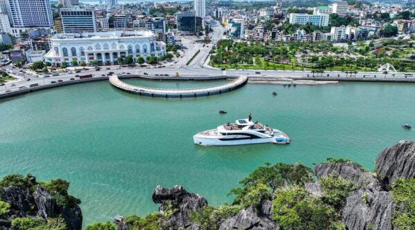 City Voyage of Ha Long Bay With Luxury Yacht Experience - Dietary Requirements
