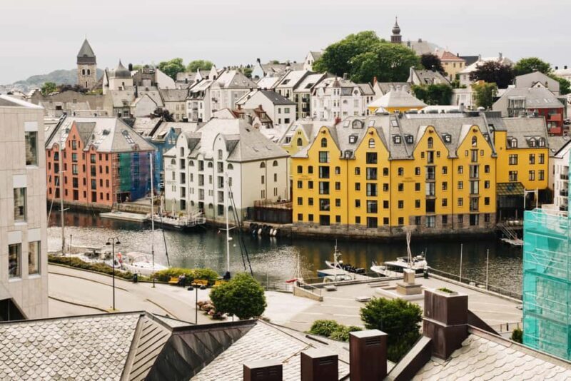 City walk in Ålesund: Art Nouveau, sea views, and insider tips - Scenic viewpoints and local insider tips
