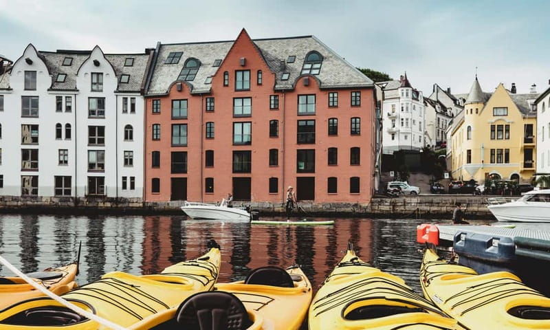 City walk in Ålesund: Art Nouveau, sea views, and insider tips - Detailed Itinerary Breakdown