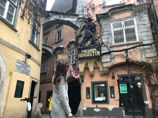 CityRiddler Riddle Tour: Explore the Hidden Gems of Vienna - The Beautiful Clock of Vienna