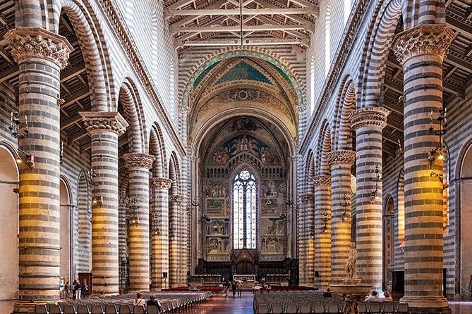 Civita Di Bagnoregio, Orvieto, Montepulciano Wine Tasting Private Tour From Rome - Discovering Orvietos Charm