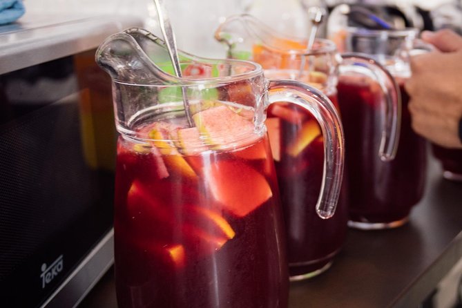 Clase De Cocina Española Y Cena En Sevilla - Common Questions