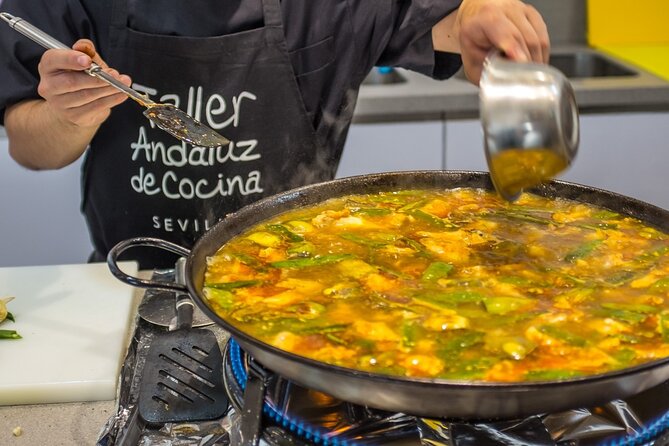 Clase De Cocina Española Y Recorrido Por El Mercado De Triana En Sevilla - Fun and Entertainment