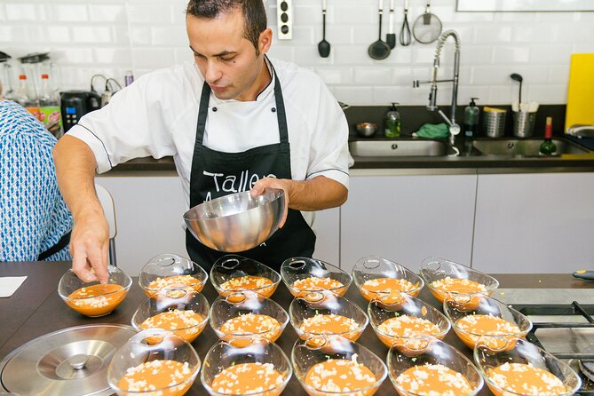 Clase De Cocina Española Y Tour Por El Mercado De Triana En Sevilla. - Fun and Entertainment for All Participants