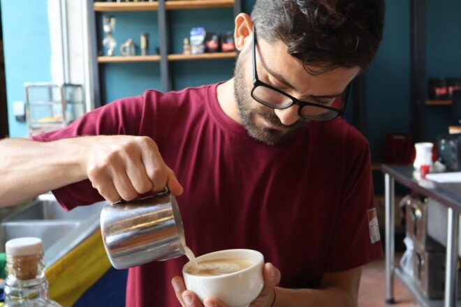 CLASS AND HISTORY OF COFFEE DICTATED BY LOCALS EXPERTS - Local Guides and Connoisseurs