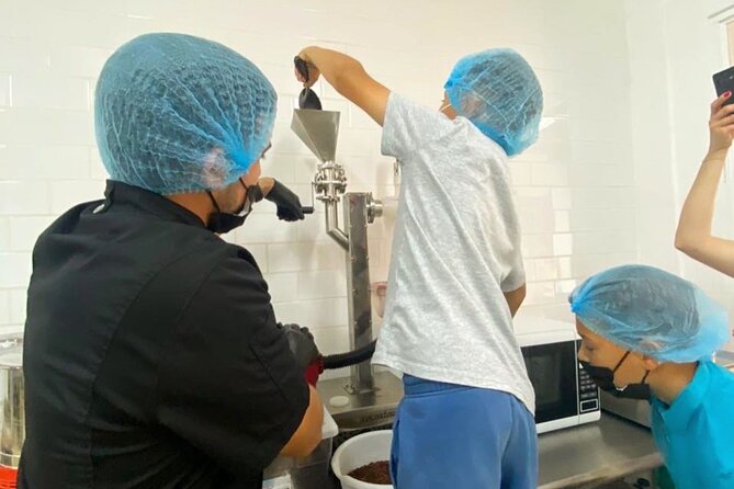Class for Chocolate Making and Tasting in Panama - History of Chocolate Making in Panama