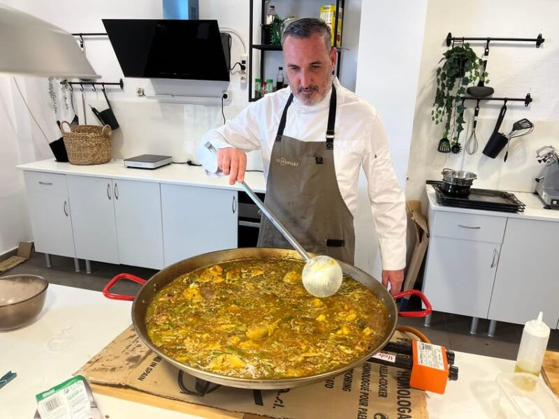 Class of Valencian Paella With Welcome Drinks and Tapas - Good To Know