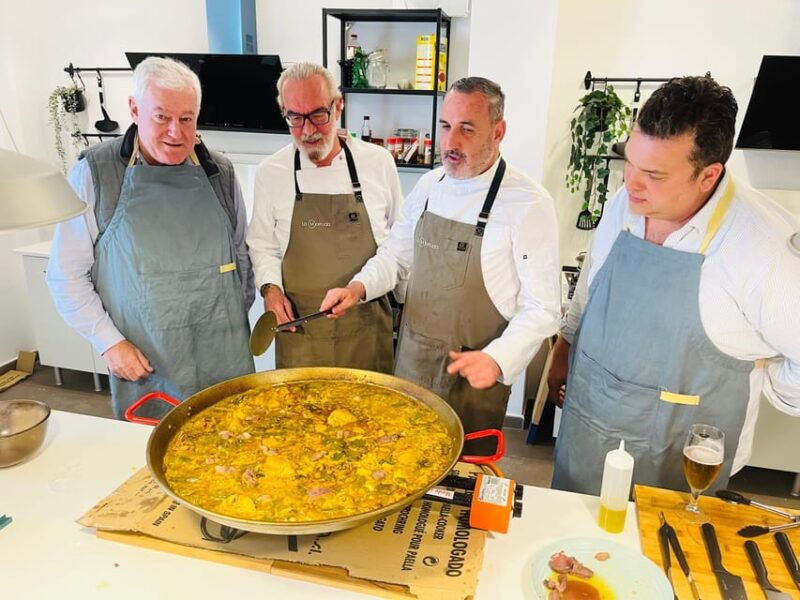 Class of Valencian Paella With Welcome Drinks and Tapas - Culinary Experience